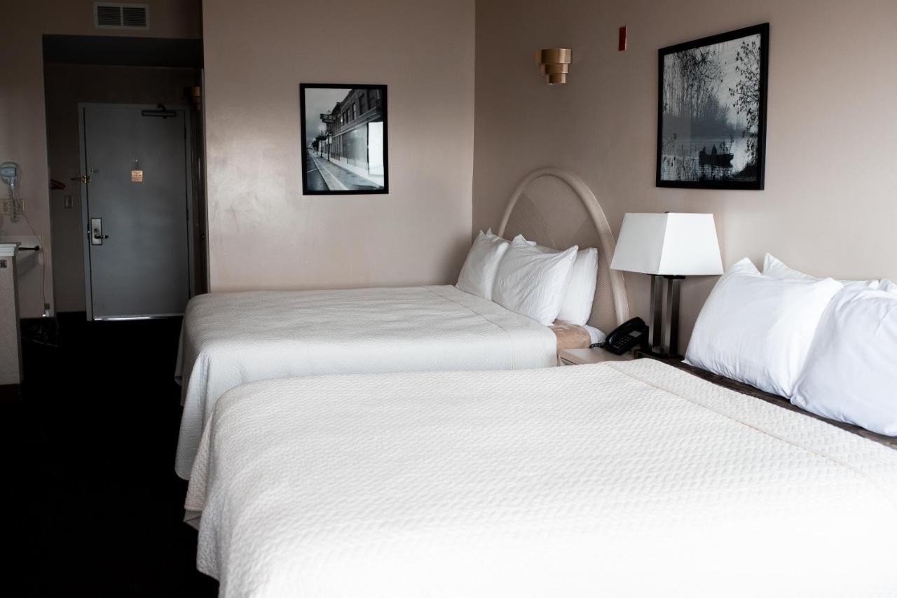 West Bank Inn Celina Kültér fotó