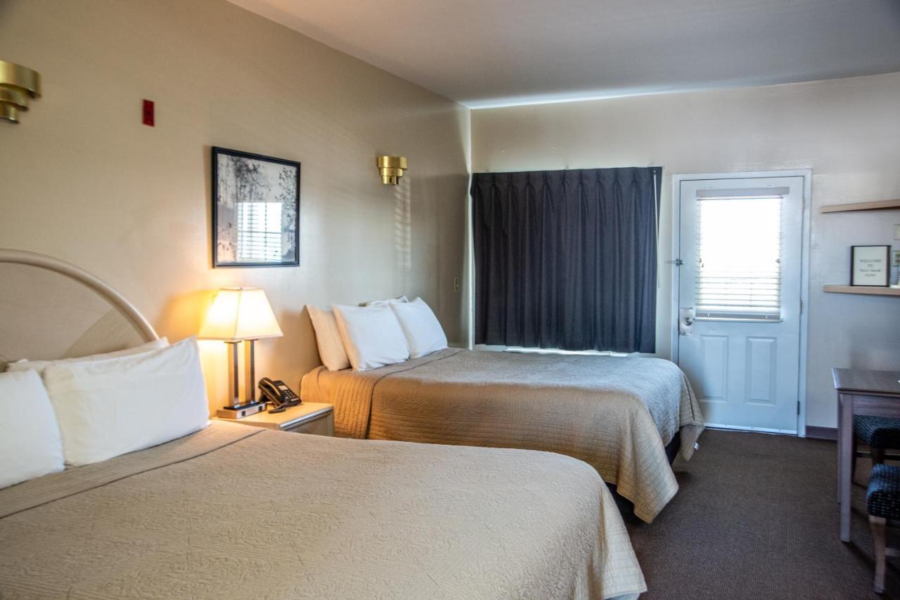 West Bank Inn Celina Kültér fotó